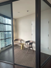 Load image into Gallery viewer, 1 bedroom with sunroom for rent in garden towers makati 
